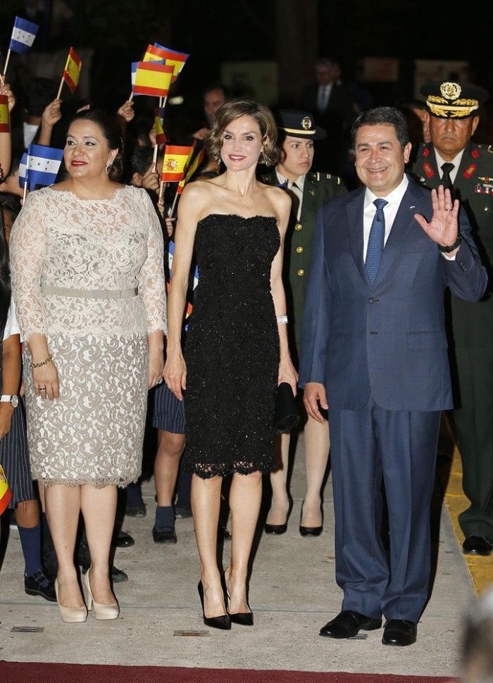 La felicitación navideña de los Reyes revela qué tienen en común Letizia y Leonor
