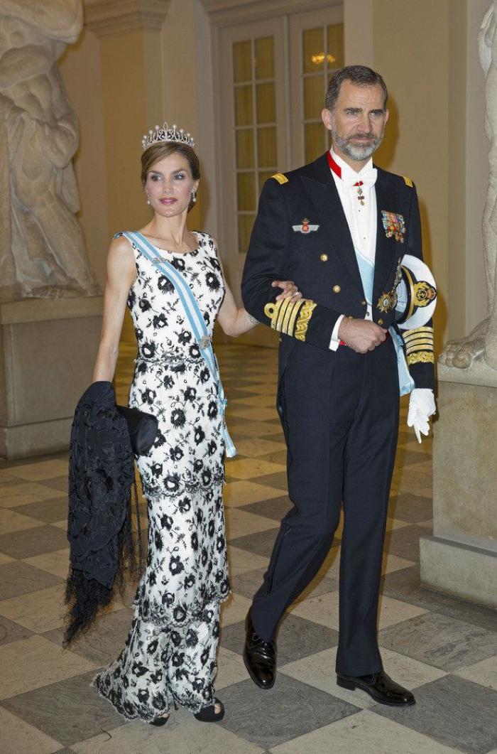 La felicitación navideña de los Reyes revela qué tienen en común Letizia y Leonor