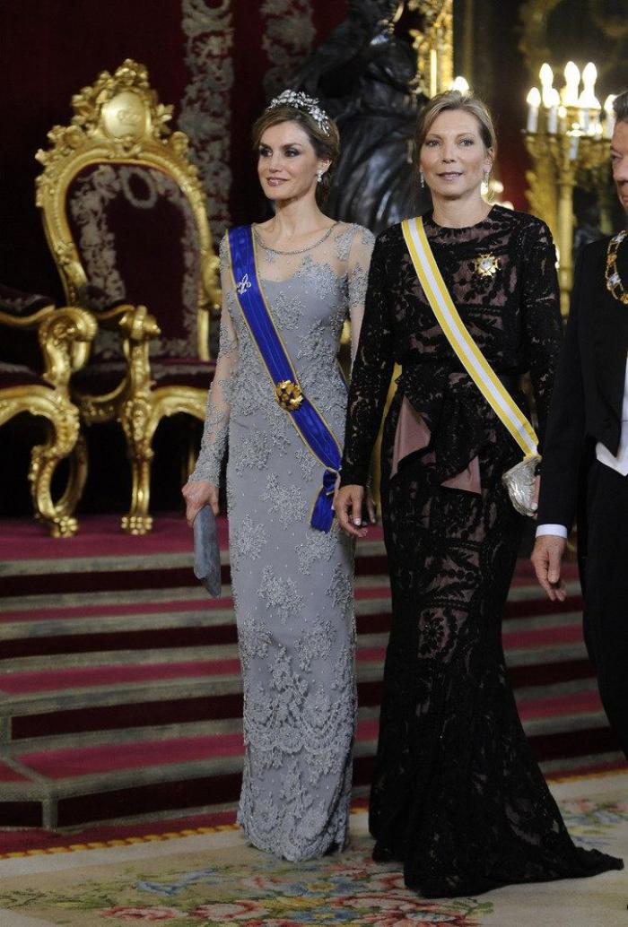 La felicitación navideña de los Reyes revela qué tienen en común Letizia y Leonor