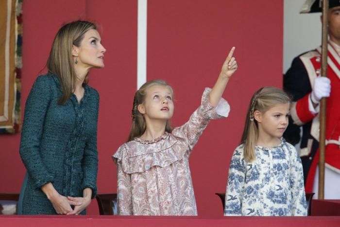 La felicitación navideña de los Reyes revela qué tienen en común Letizia y Leonor
