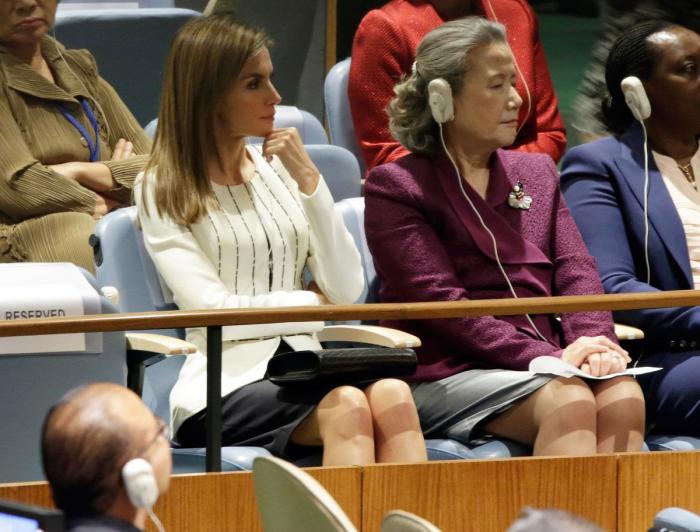 La felicitación navideña de los Reyes revela qué tienen en común Letizia y Leonor