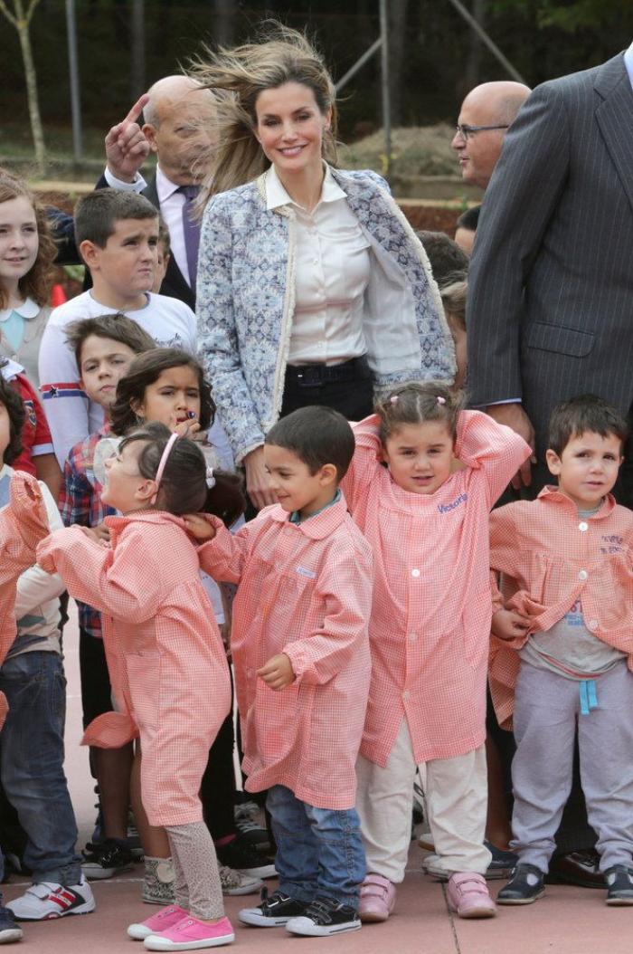 La felicitación navideña de los Reyes revela qué tienen en común Letizia y Leonor