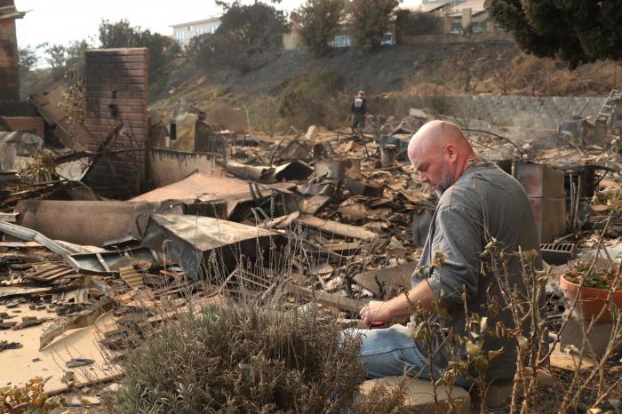 El exclusivo barrio de Bel Air se quema por los incendios en Los Ángeles
