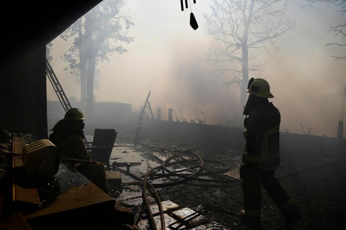 El exclusivo barrio de Bel Air se quema por los incendios en Los Ángeles