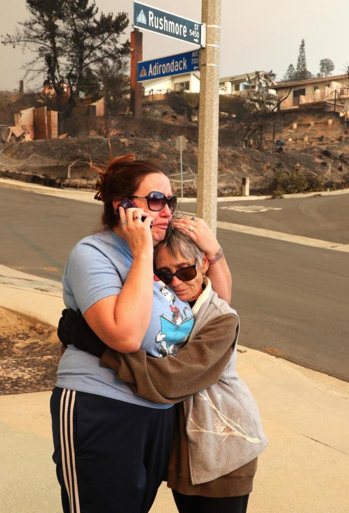 El exclusivo barrio de Bel Air se quema por los incendios en Los Ángeles