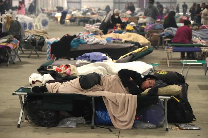 El exclusivo barrio de Bel Air se quema por los incendios en Los Ángeles