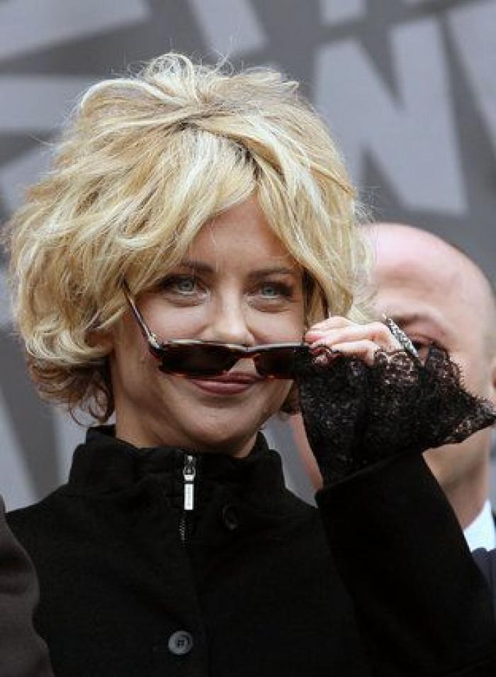 Meg Ryan cambia de cara: la actriz aparece con nuevo rostro en la Semana de la Moda de París