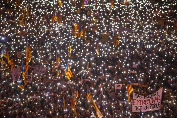 Comida "flatulenta", ping-pong, series... : Rull y Turull relatan su día a día en prisión