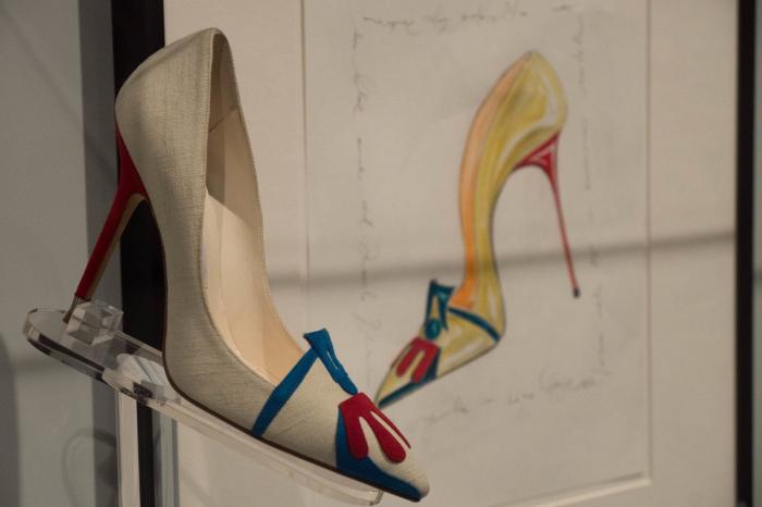 Los 212 zapatos que pisan fuerte en la exposición de Manolo Blahnik en Madrid