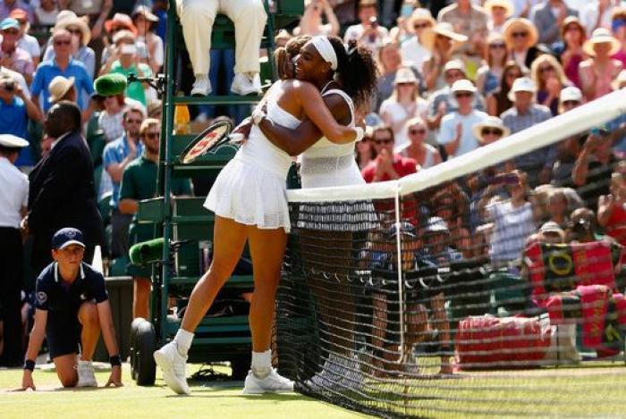 Serena reina de nuevo Wimbledon y aparta a Garbiñe de su primer Grand Slam