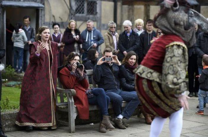Maggie O’Farrell: "Emociona leer a Shakespeare sabiendo que su hijo muerto le inspiró 'Hamlet"