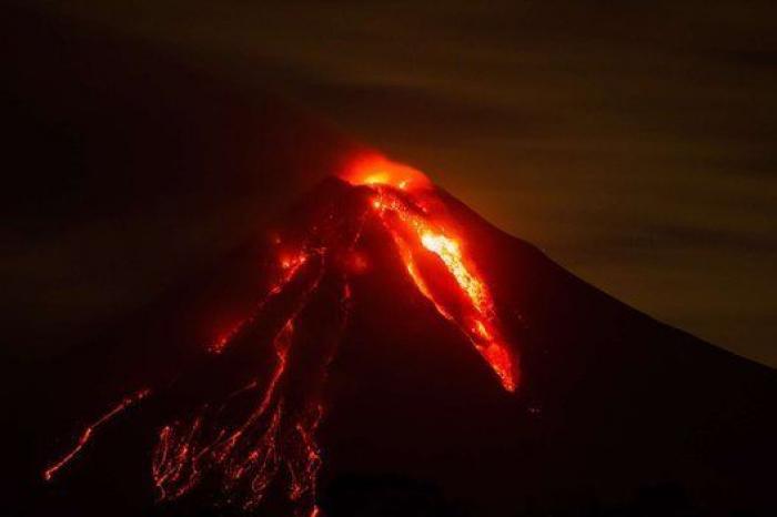 Mira las espectaculares fotos de la erupción del volcán Colima