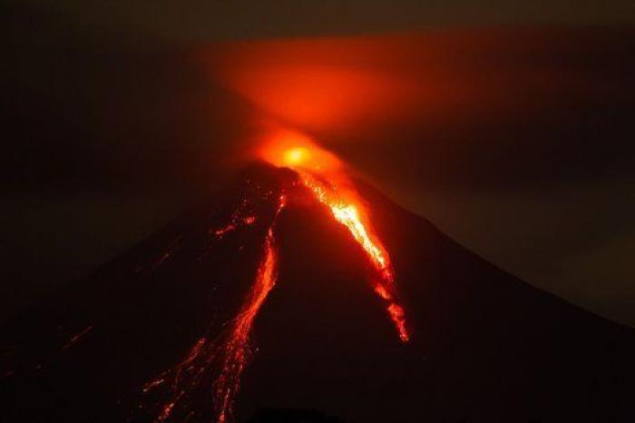 Mira las espectaculares fotos de la erupción del volcán Colima