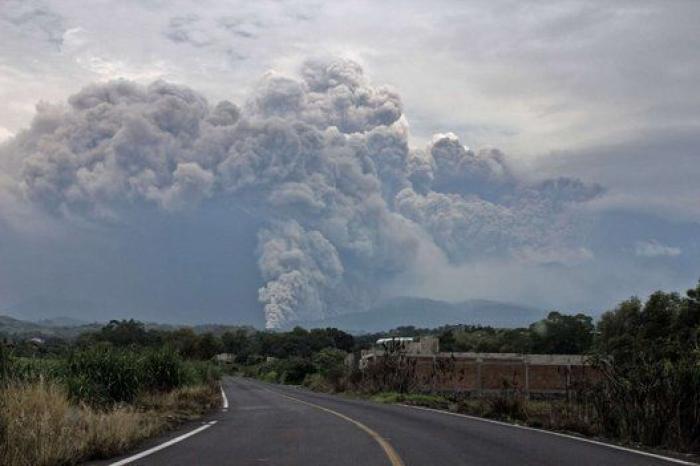 Mira las espectaculares fotos de la erupción del volcán Colima