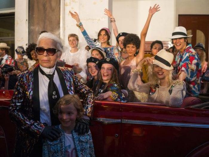 Chanel saca un cohete en su desfile de París
