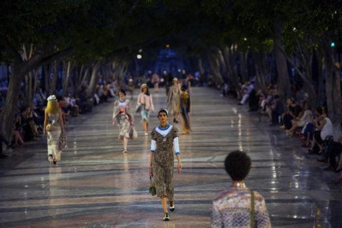Chanel saca un cohete en su desfile de París