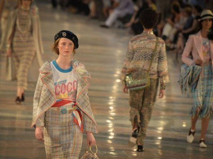 Chanel saca un cohete en su desfile de París