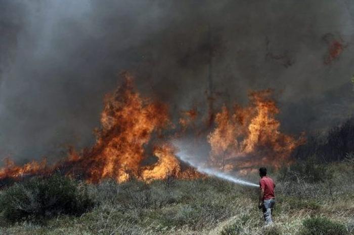 Cuatro incendios siguen activos en Grecia, uno de ellos en Atenas