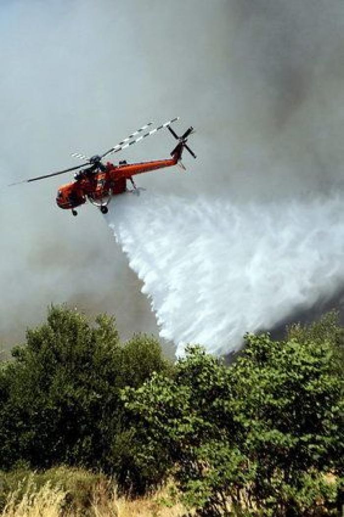 Cuatro incendios siguen activos en Grecia, uno de ellos en Atenas