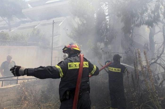 Cuatro incendios siguen activos en Grecia, uno de ellos en Atenas