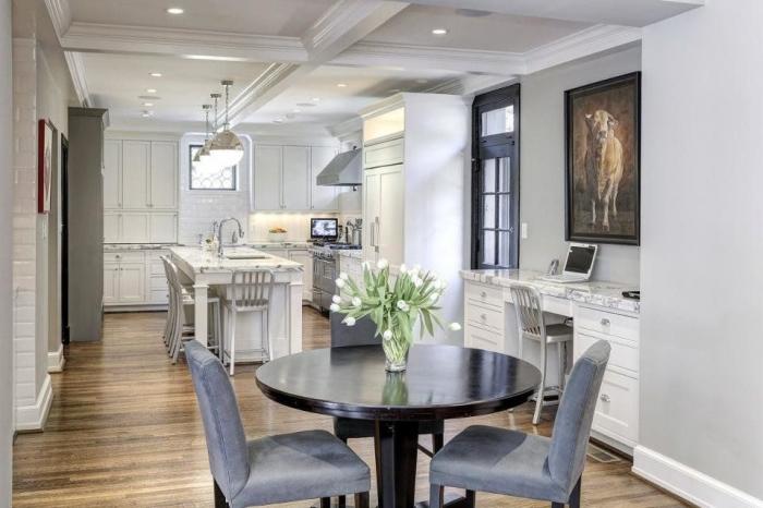 Trump utiliza a los Obama y su mansión para berrear por su muro con México