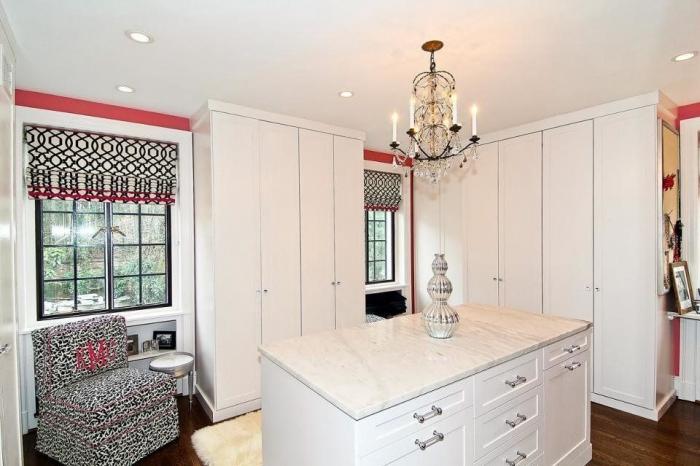 Trump utiliza a los Obama y su mansión para berrear por su muro con México