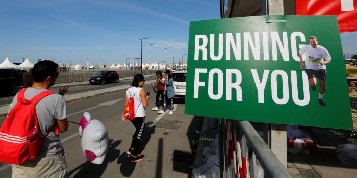 El primer ministro libanés asegura desde Riad que volverá al Líbano "muy pronto"