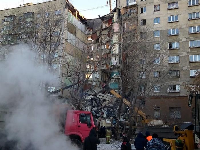 Al menos cuatro muertos y 68 desaparecidos al derrumbarse un edificio en los Urales