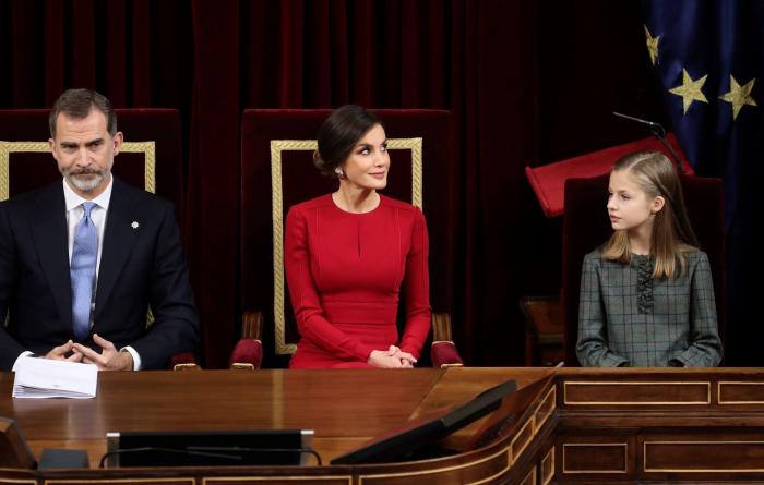 Sánchez asegura que reformar la Constitución es "reforzarla"