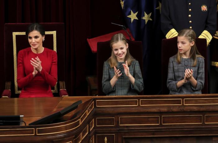 Sánchez asegura que reformar la Constitución es "reforzarla"