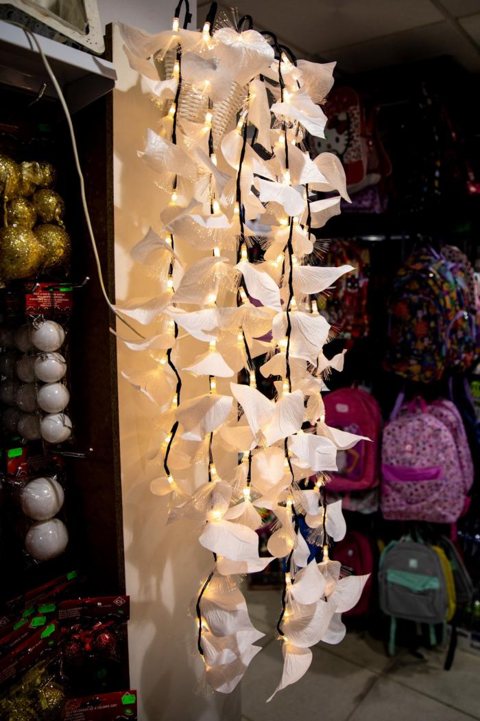 Estos son los 18 adornos navideños más horteras que puedes encontrar en un chino