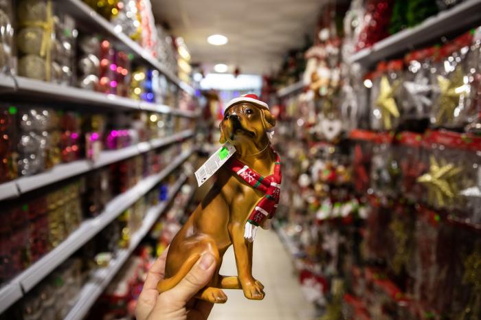 Estos son los 18 adornos navideños más horteras que puedes encontrar en un chino