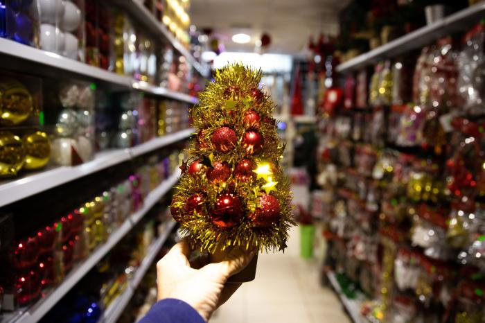 Estos son los 18 adornos navideños más horteras que puedes encontrar en un chino