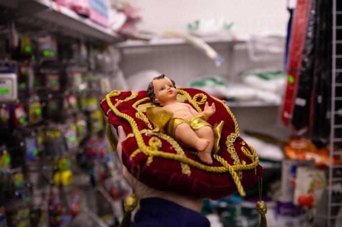 Estos son los 18 adornos navideños más horteras que puedes encontrar en un chino