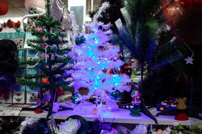 Estos son los 18 adornos navideños más horteras que puedes encontrar en un chino