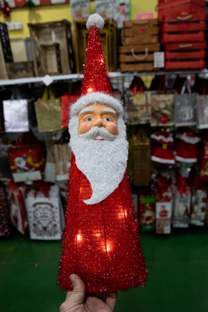 Estos son los 18 adornos navideños más horteras que puedes encontrar en un chino