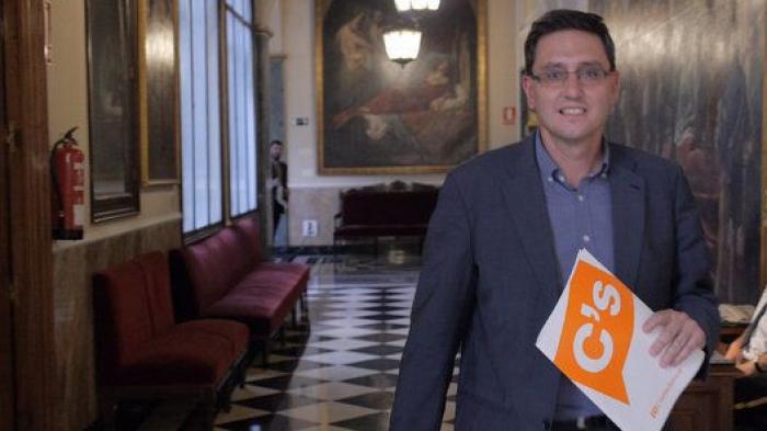 Tomás Marcos, el primer ‘ciudadano' en las Cortes