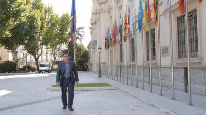 Tomás Marcos, el primer ‘ciudadano' en las Cortes