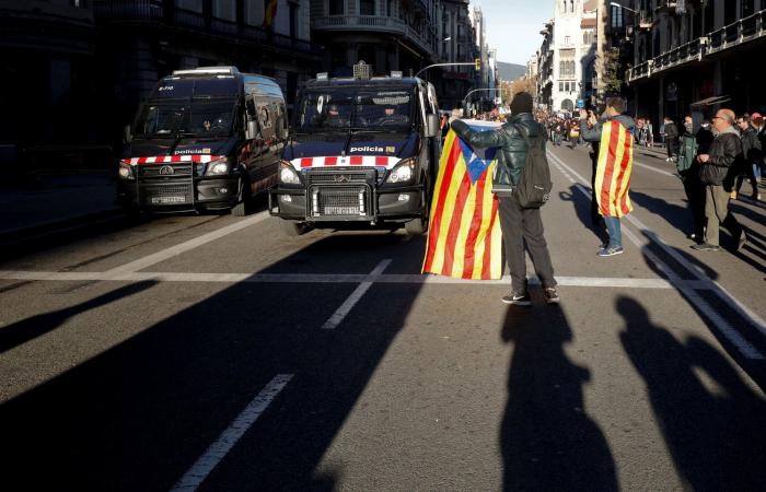 Una organización de derechos humanos critica esta "peligrosa" actuación de los Mossos durante el 21-D