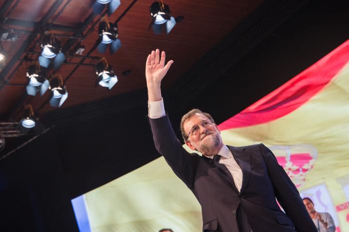 Rajoy se despide del PP: "Me aparto pero no me voy, seré leal"