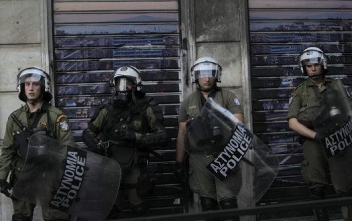 Tsipras llama a la unidad en Syriza y propone un congreso en septiembre