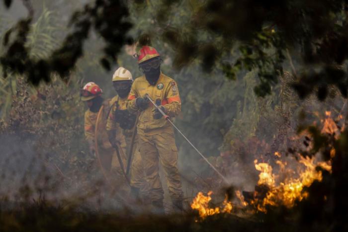 El gobierno de Portugal supera una moción de censura por su gestión de los incendios