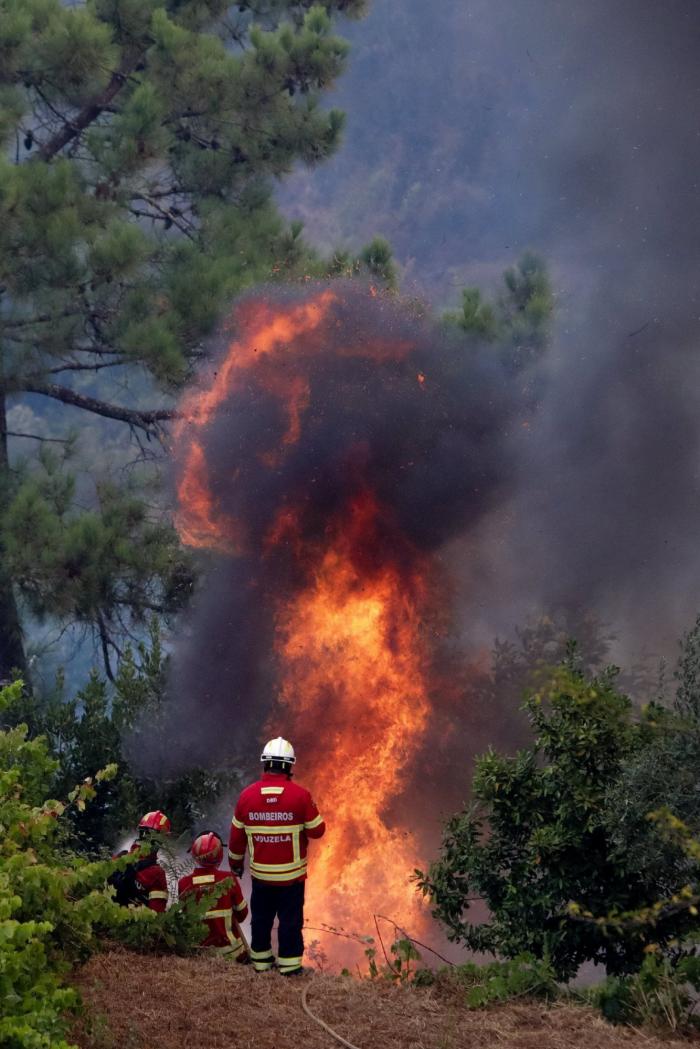 El gobierno de Portugal supera una moción de censura por su gestión de los incendios