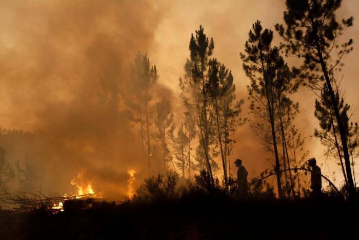 El gobierno de Portugal supera una moción de censura por su gestión de los incendios