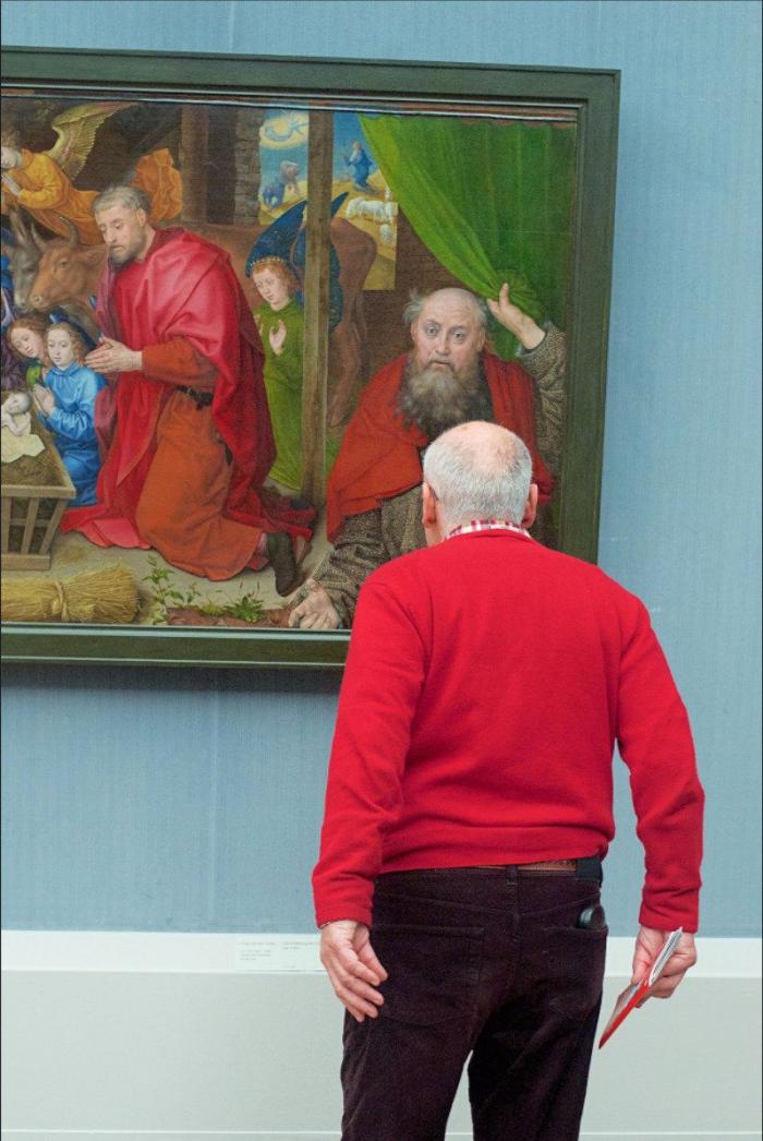 Este fotógrafo combina los visitantes de los museos con las obras y el resultado es maravilloso