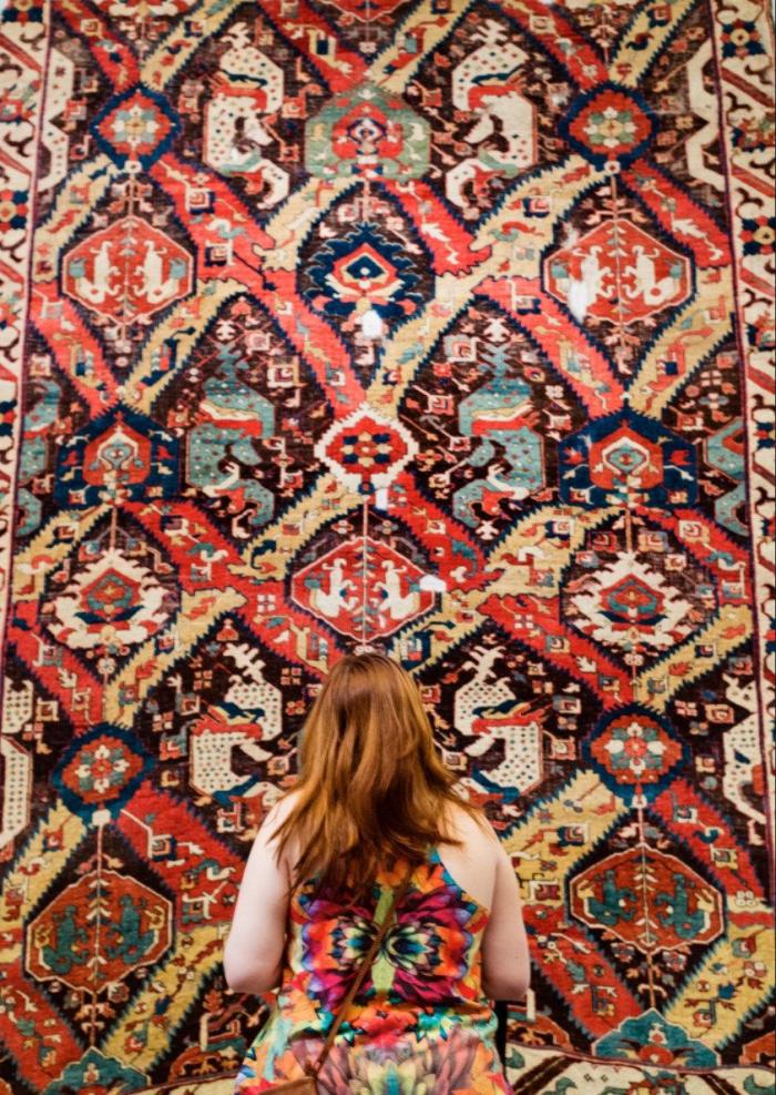 Este fotógrafo combina los visitantes de los museos con las obras y el resultado es maravilloso