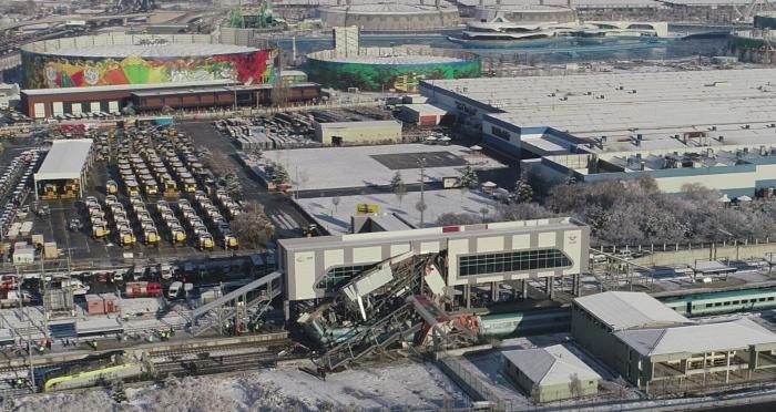 Al menos 7 muertos y 46 heridos al chocar un tren de alta velocidad en Ankara