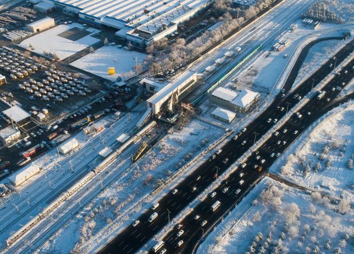 Al menos 7 muertos y 46 heridos al chocar un tren de alta velocidad en Ankara