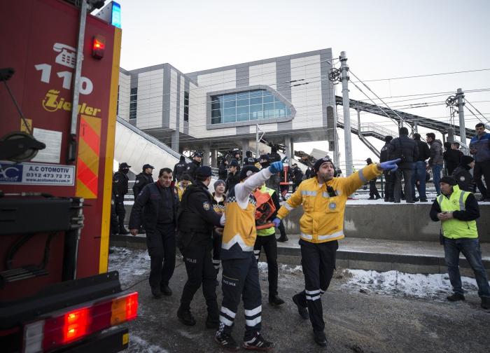 Al menos 7 muertos y 46 heridos al chocar un tren de alta velocidad en Ankara