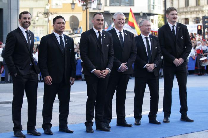 El mensaje de las corbatas verdes de Felipe VI y Mariano Rajoy en los Premios Princesa de Asturias 2017